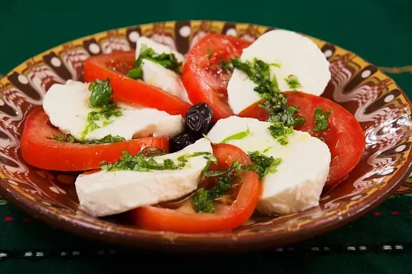 Is Caprese Salad Good for Weight Loss